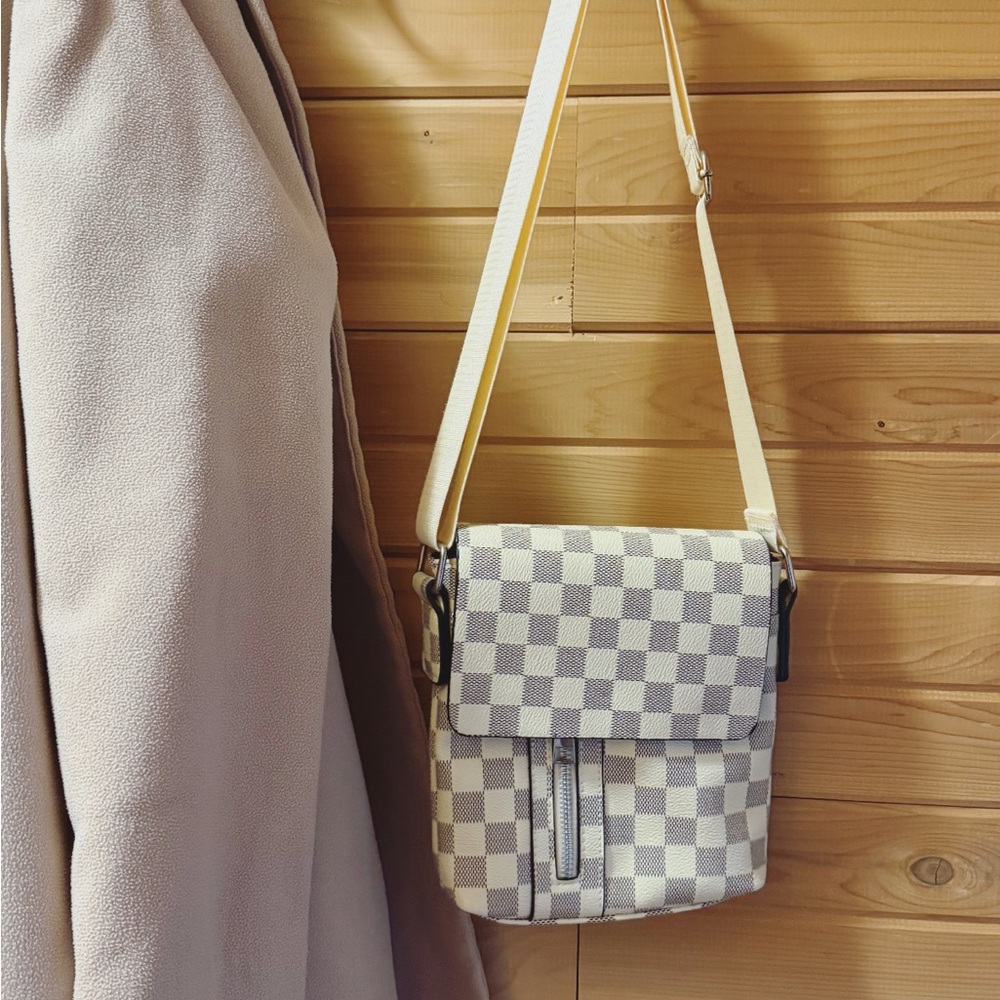 Stylish Checkered Shoulder Bag